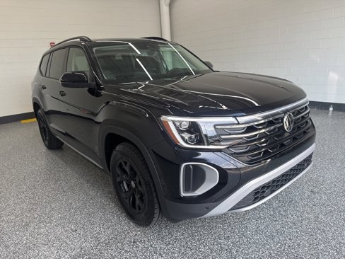 New 2026 Volkswagen Atlas Peak Edition image 5
