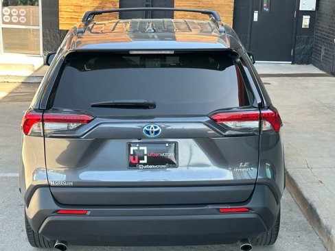 Used 2022 Toyota RAV4 LE image 12