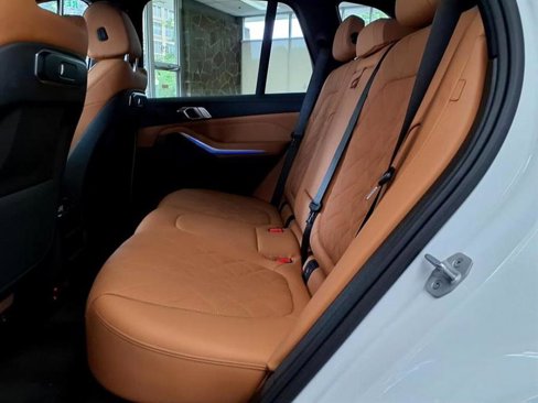 Used 2025 BMW X5 xDrive40i w/ M Sport Package image 30