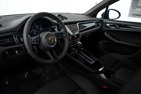 New 2026 Porsche Macan image 4