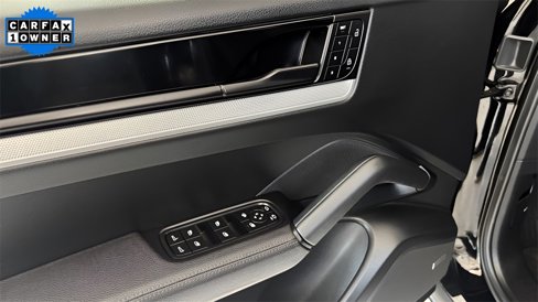 Used 2024 Porsche Cayenne image 18
