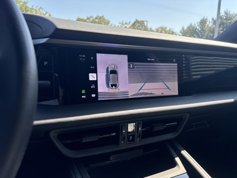 Certified 2025 Porsche Macan Electric image 19