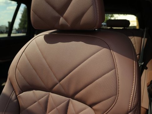 New 2026 BMW X5 xDrive40i w/ M Sport Package image 8