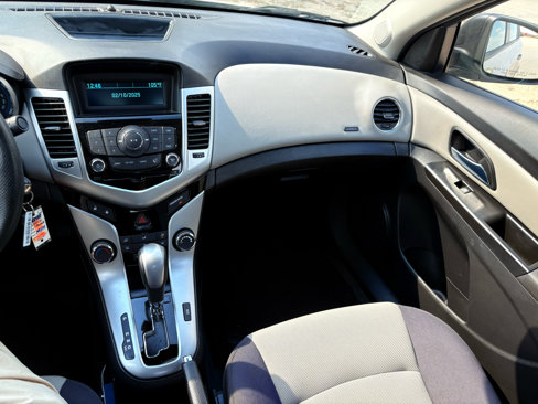 Used 2014 Chevrolet Cruze LS image 30
