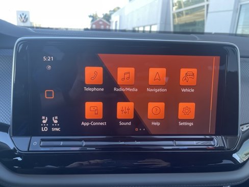 New 2025 Volkswagen Atlas Peak Edition SE image 17