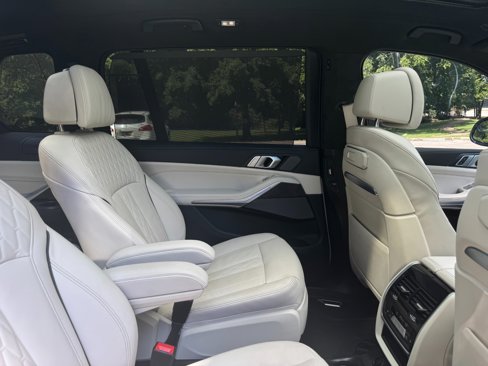 Used 2025 BMW X7 xDrive40i w/ M Sport Package image 48