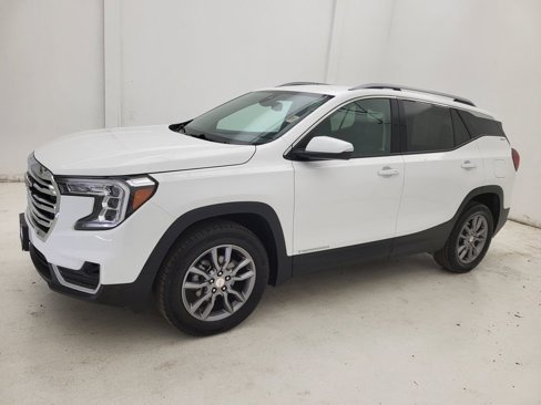 Used 2024 GMC Terrain SLT image 18