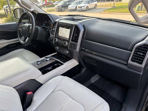 Used 2018 Ford Expedition Platinum image 13