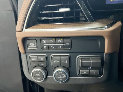 New 2026 Chevrolet Suburban High Country image 18