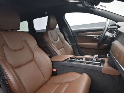 Used 2024 Volvo V90 B6 Cross Country Ultimate image 36