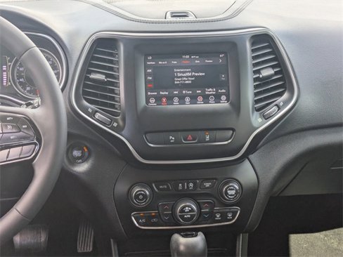 Used 2020 Jeep Cherokee Latitude Plus image 20