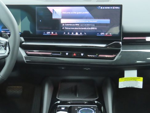 Used 2025 BMW 530i w/ Premium Package image 15