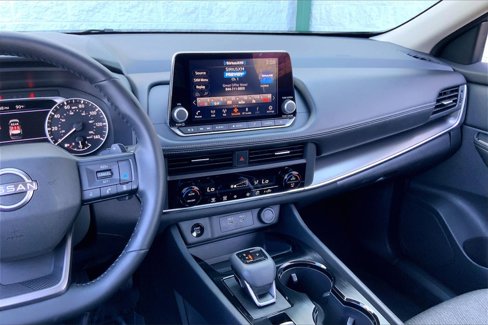 Certified 2025 Nissan Rogue SV image 5