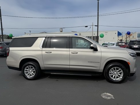 Used 2023 Chevrolet Suburban LT image 8