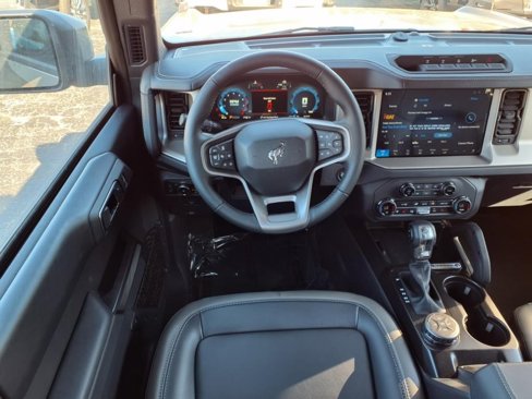 New 2025 Ford Bronco Outer Banks w/ Sasquatch Package image 12