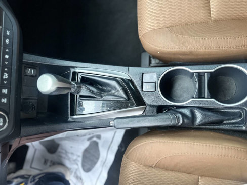 Used 2016 Toyota Corolla LE image 17
