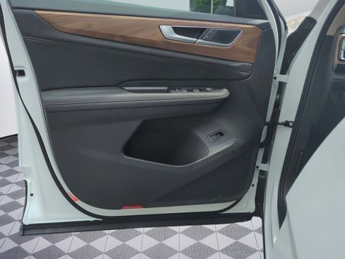 New 2025 Volkswagen Atlas SE image 19