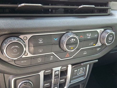 Used 2024 Jeep Wrangler Sport S image 15