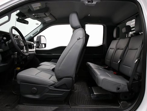 New 2025 Ford F550 4x4 Supercab Super Duty image 12