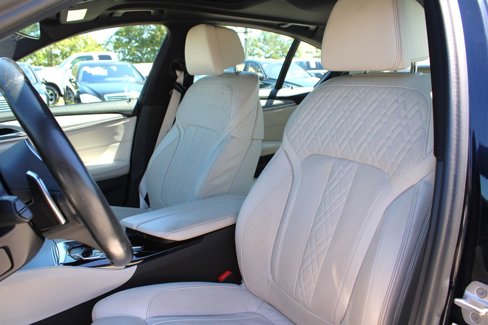Used 2018 BMW M550i xDrive image 23