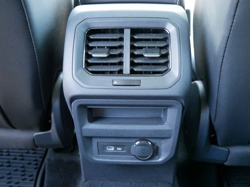 Certified 2024 Volkswagen Tiguan SE R-Line image 20
