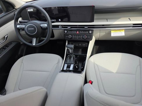 Certified 2025 Hyundai Tucson SE image 27