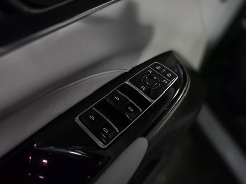Used 2024 Cadillac Lyriq Luxury w/ LPO, Floor Liner Package image 32