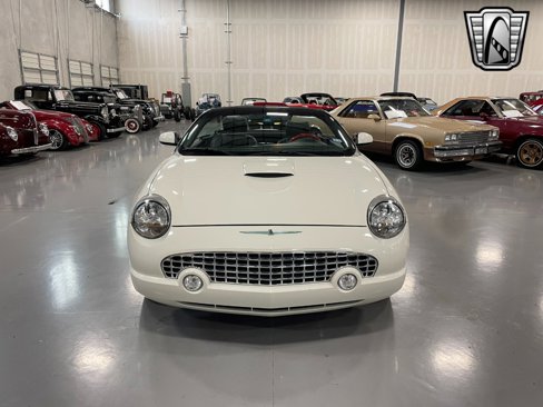 Used 2003 Ford Thunderbird image 2