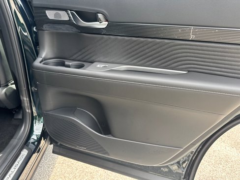 Used 2025 Hyundai Palisade Calligraphy image 16