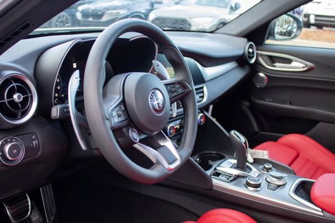 New 2025 Alfa Romeo Giulia AWD image 11