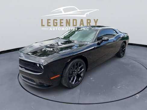 Used 2022 Dodge Challenger SXT w/ Blacktop Package image 1