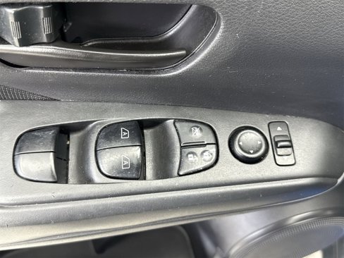Used 2023 Nissan Kicks S image 18