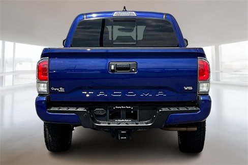 Used 2022 Toyota Tacoma TRD Off-Road image 4