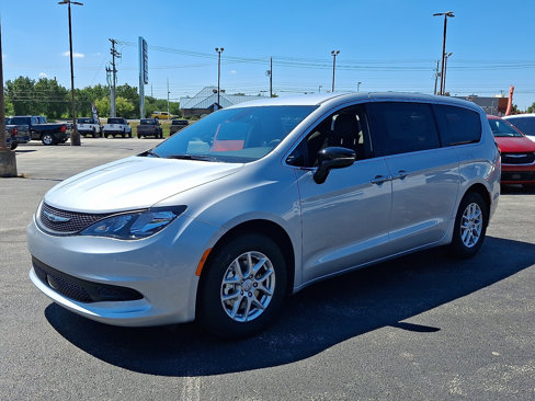 New 2026 Chrysler Voyager LX image 4