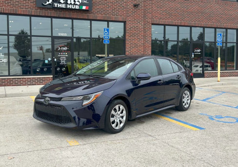 Used 2020 Toyota Corolla LE image 2