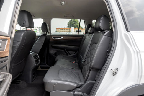 Used 2024 Volkswagen Atlas SE image 16