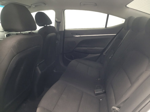 Used 2020 Hyundai Elantra SE w/ Cargo Package (C1) image 18