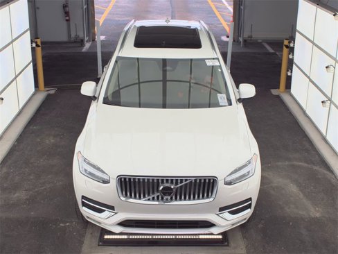 Used 2024 Volvo XC90 B5 Plus image 2