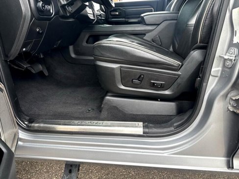Used 2019 RAM 2500 Limited image 12
