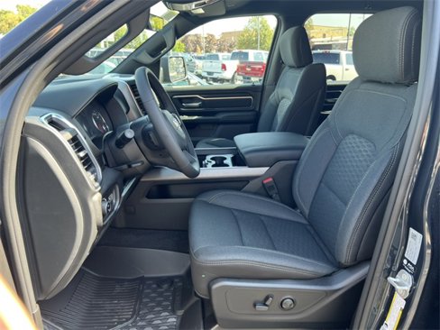 New 2026 RAM 1500 4x4 Crew Cab image 4