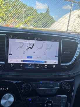 New 2026 Chrysler Pacifica Select image 25