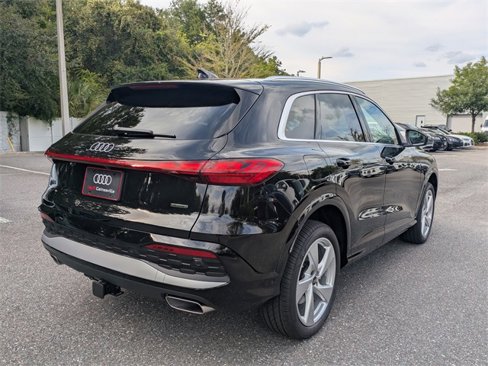 New 2025 Audi Q5 Prestige image 2