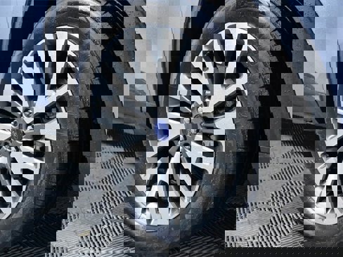 Certified 2022 Ford Escape Titanium image 2