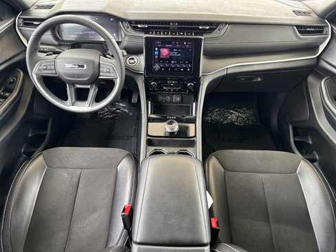 Used 2024 Jeep Grand Cherokee L Laredo image 13
