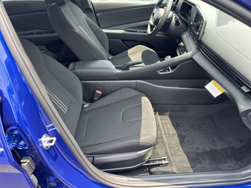 New 2025 Hyundai Elantra Sport image 13