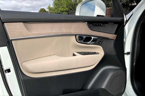 New 2026 Volvo XC90 B6 Plus w/ Protection Package Premier image 24