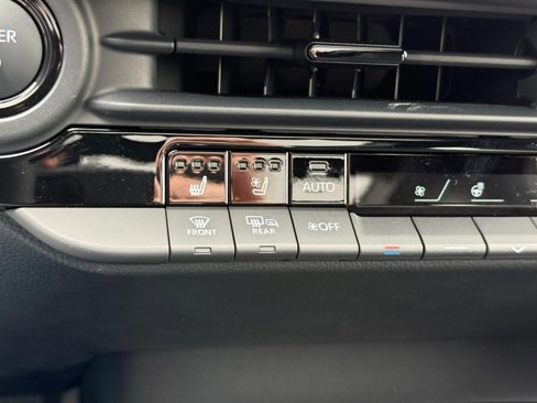 New 2025 Toyota Crown Platinum image 19