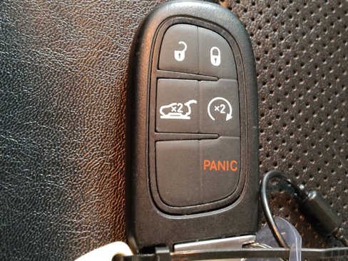 Used 2023 Jeep Cherokee Altitude Lux image 32