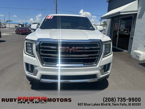 Used 2022 GMC Yukon SLT w/ SLT Premium Package image 2
