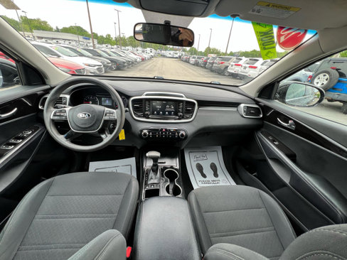 Used 2020 Kia Sorento LX image 19